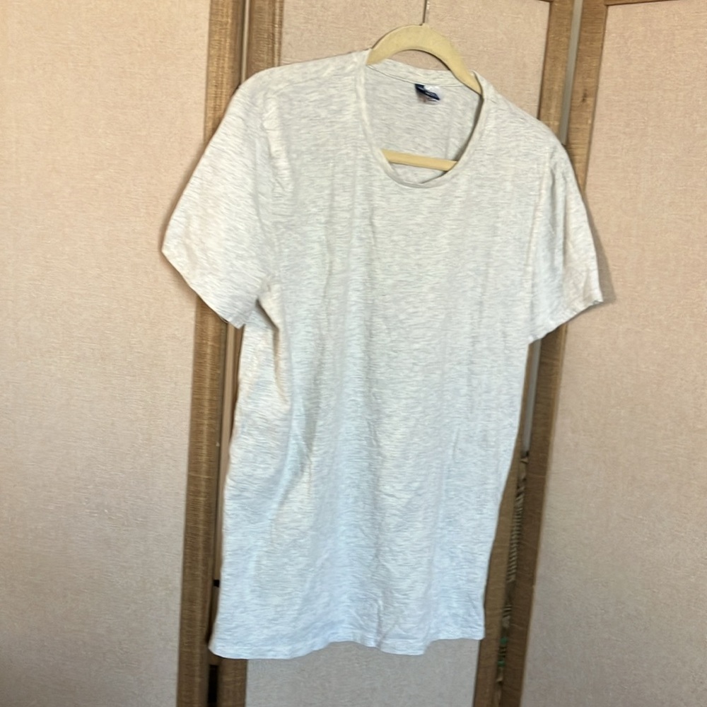 FINAL MARKDOWN H&M Divided Tee large